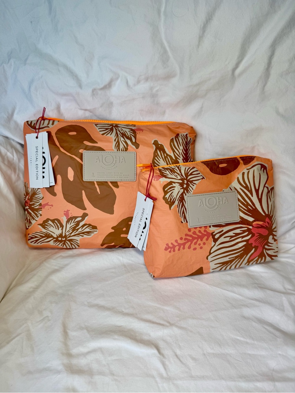 NWT ALOHA Collection Samudra Papeete Pouch Set Small Mid Toffee Sandstone Floral